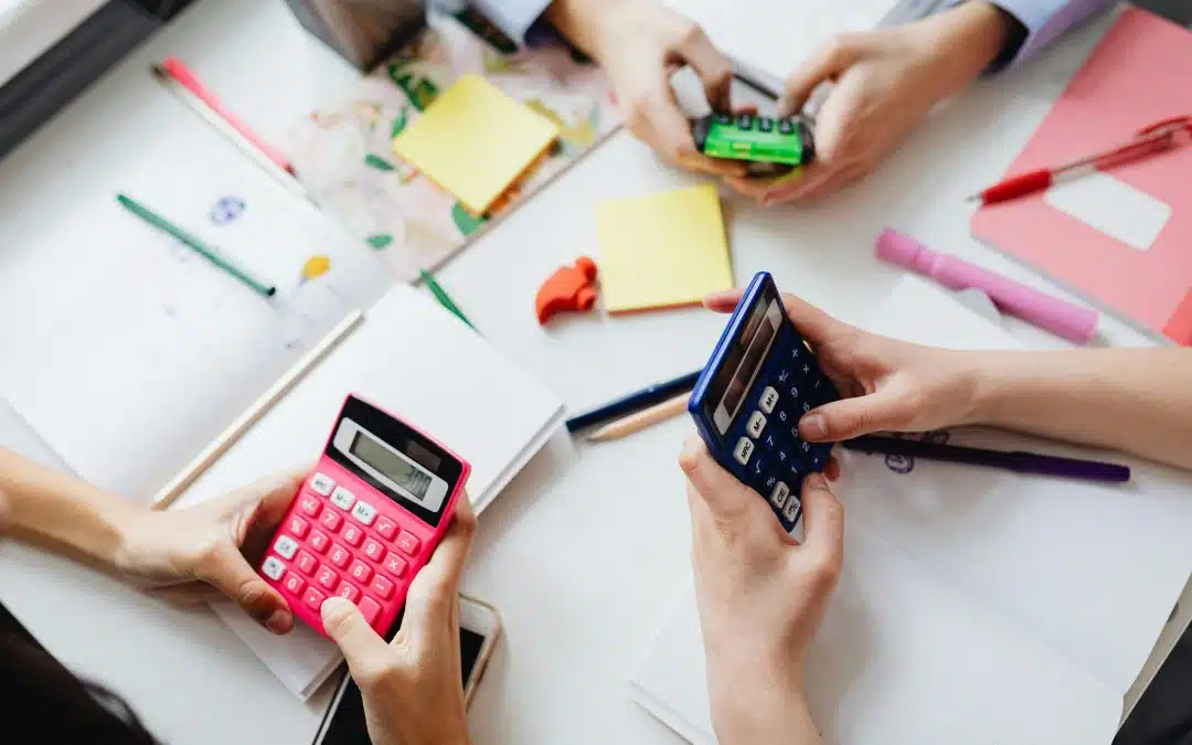 Save on bills this summer: 10 simple ways to save £100s